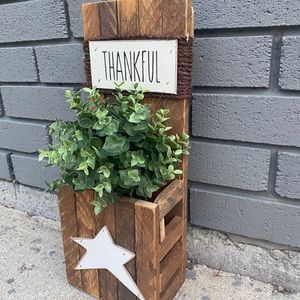 Handmade tobacco slat decor NEW